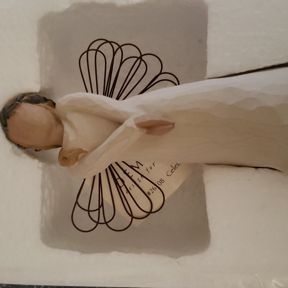 WILLOW TREE Angel Celebrate Hope Figurine - Picture 5 of 10
